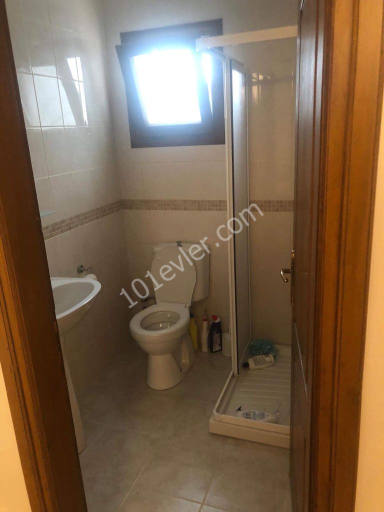 Flat To Rent in Alsancak, Kyrenia