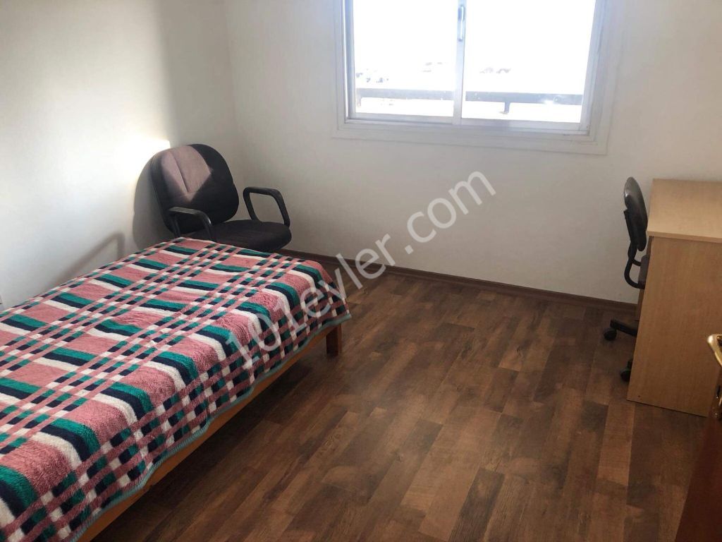 Flat To Rent in Alsancak, Kyrenia