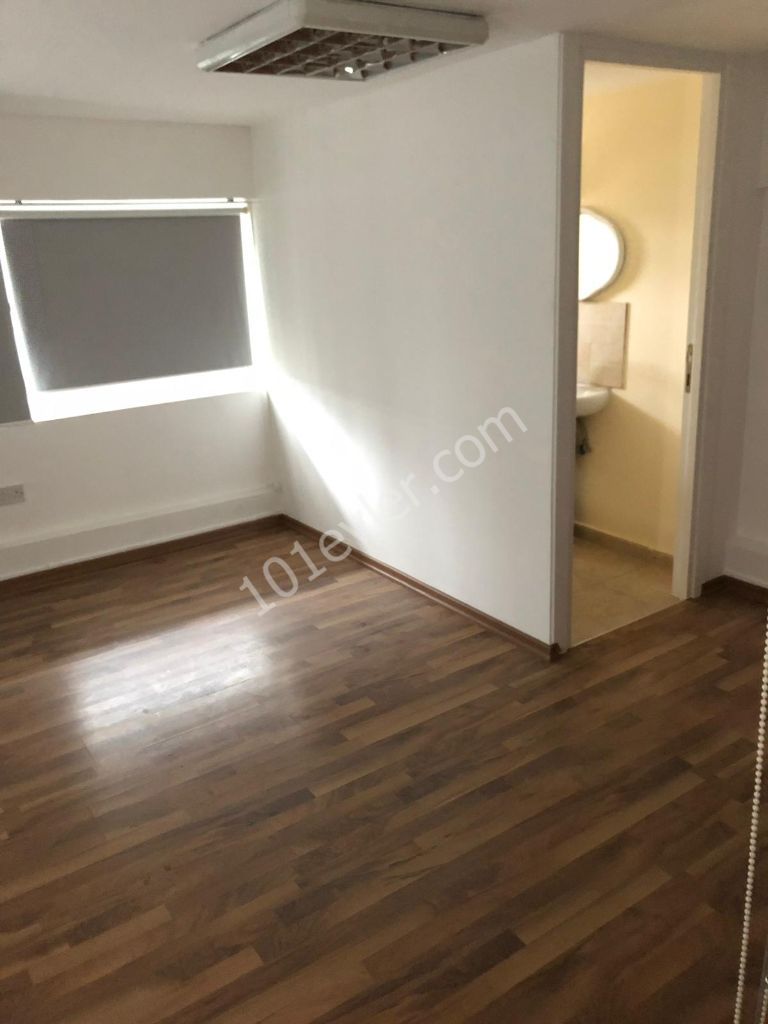 Yenikent'de Sende Katlı 55m2 Kiralık Dükkan