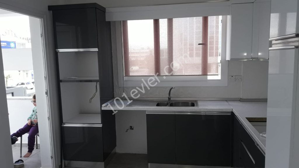 Ortaköy'de Eşyasız 1 Klimalı( 2+1)   90 m2   Daire