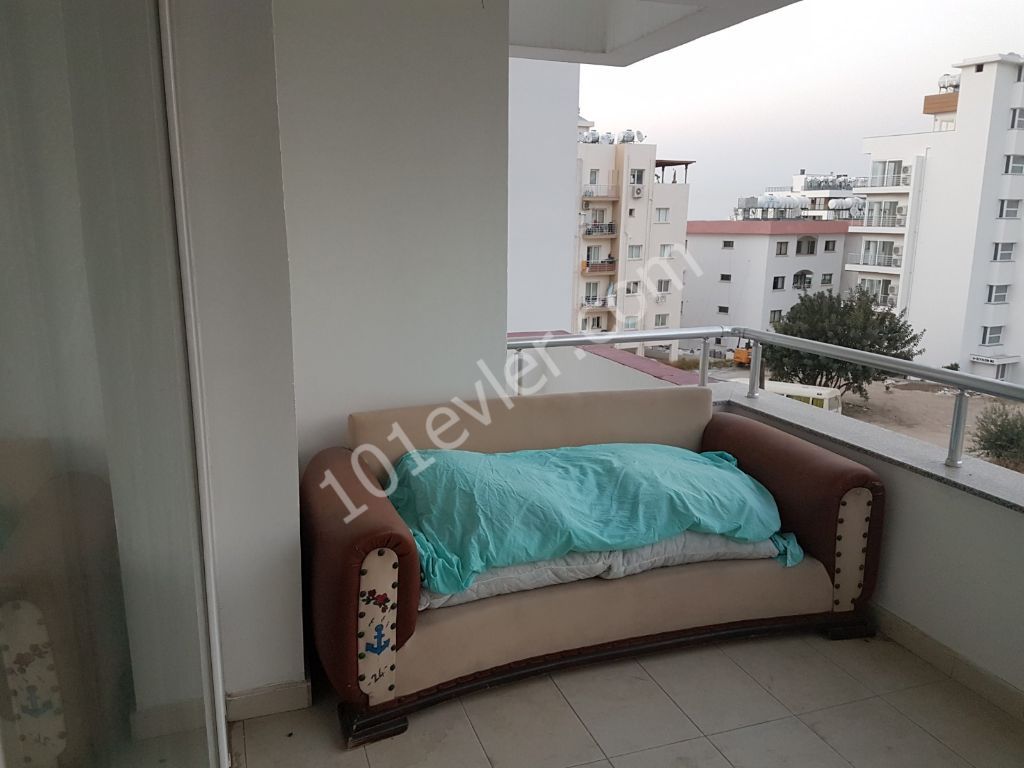 Girne Merkez'de Full Eşyalı Havuzlu Site İçerisinde Ultra Lux Daire