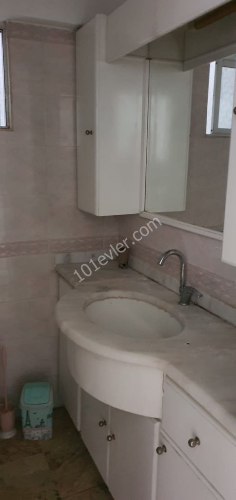 Flat To Rent in Köşklüçiftlik, Nicosia