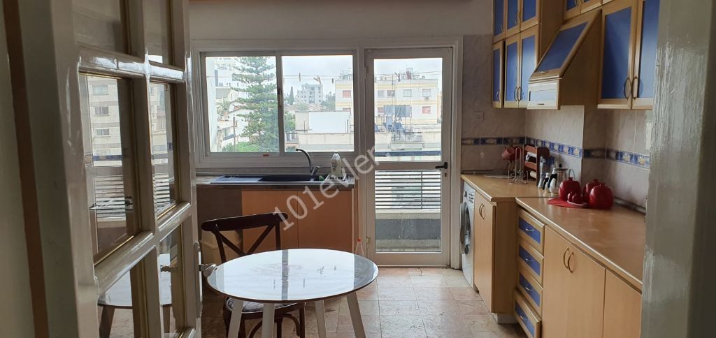 Köşklüçiftlik'te  3+1 Full Eşyalı 120m2 Merkezi Konumda Aylik Kiralık Daire 