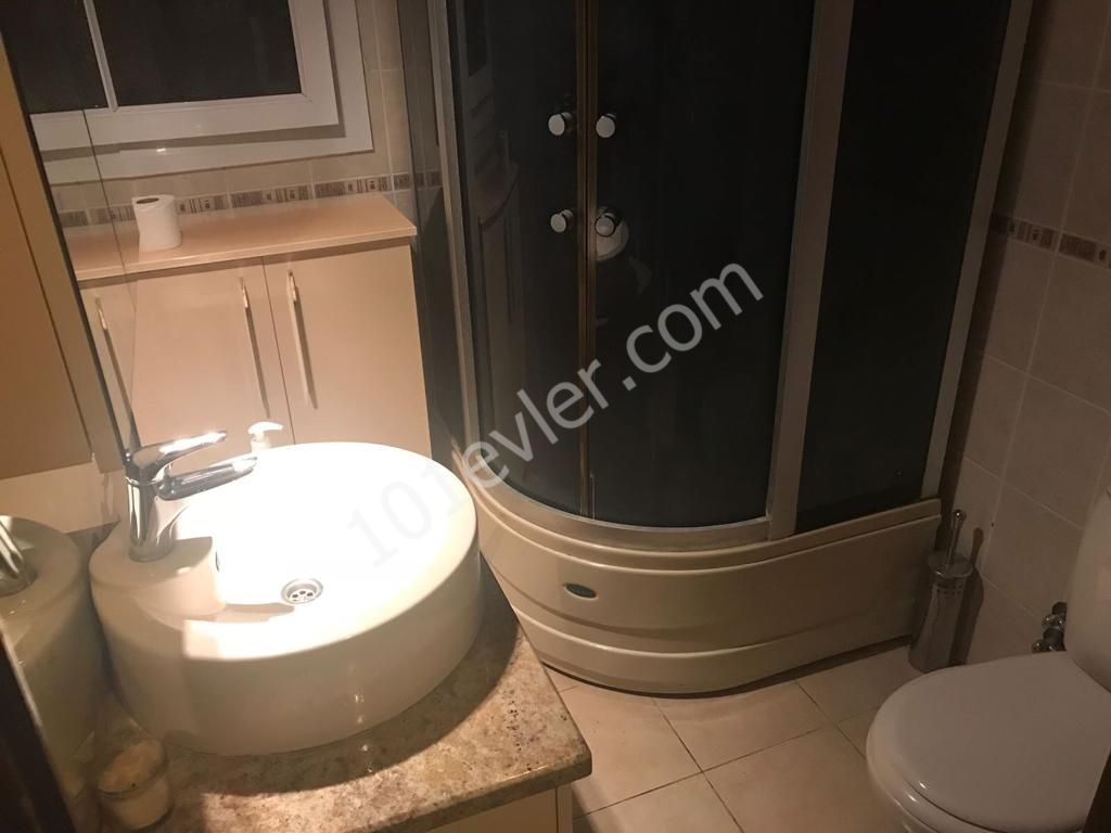 Girne Merkez'de Full Eşyalı 3+1 115m2 Kiralık Daire 