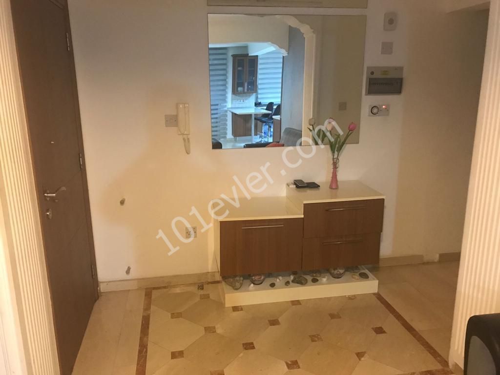 Girne Merkez'de Full Eşyalı 3+1 115m2 Kiralık Daire 