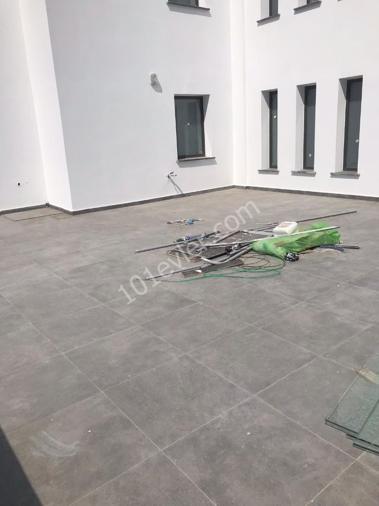 Wunderschöne Penthouses, die in Ortaköy( 3+1) mit türkischer Urkunde in Ultra Lu Llogara umgewandelt werden können, und( 2+1) +(1+1) Wohnungen (Alle mit den notwendigen für ein komfortables Leben in E Llogrtra eingefroren) ** 