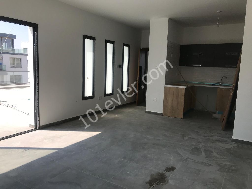 Wunderschöne Penthouses, die in Ortaköy( 3+1) mit türkischer Urkunde in Ultra Lu Llogara umgewandelt werden können, und( 2+1) +(1+1) Wohnungen (Alle mit den notwendigen für ein komfortables Leben in E Llogrtra eingefroren) ** 