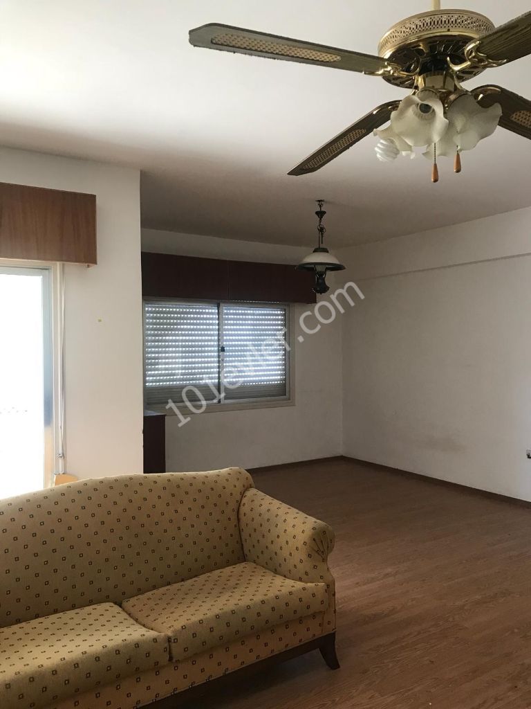 Apartment for Sale with Elevator in the Heart of Dereboyu ( 3+2 ) with a Spacious Hall of 50m2 in the Central Location ** 