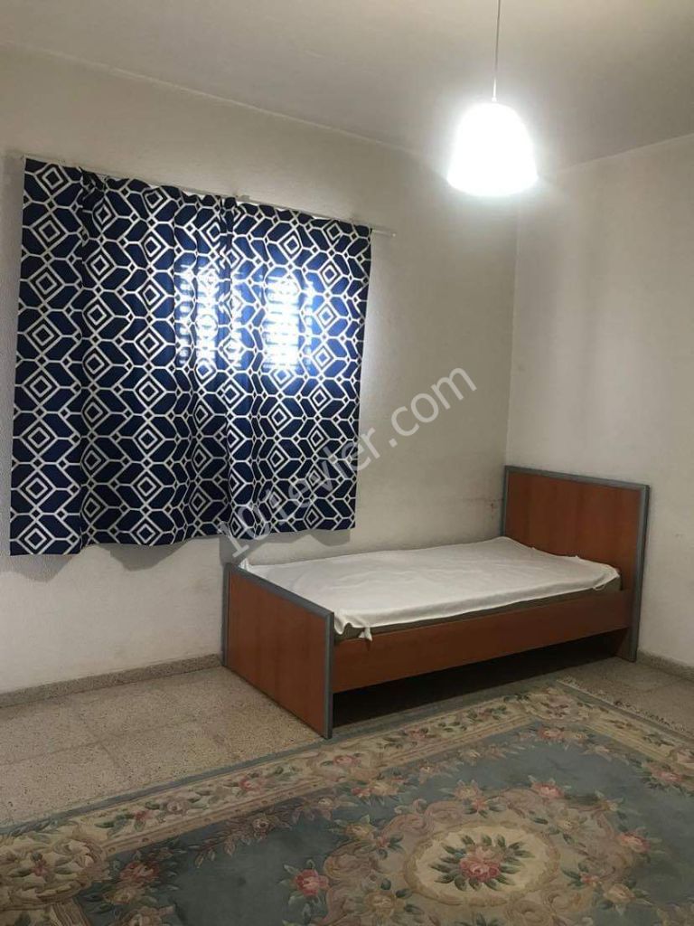 Küçük Kaymaklı'da 3+1 Öğrenci Ve Çalışanlara Yönelik Full Eşyalı Aylık Ödemeli Kiralık Daire 