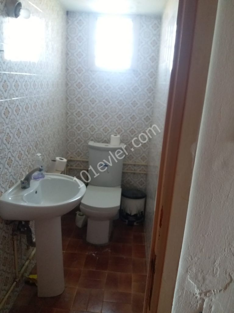 Dereboyu'nda Merkezi Konumda 3+1 160m2 Kiralık Daire 