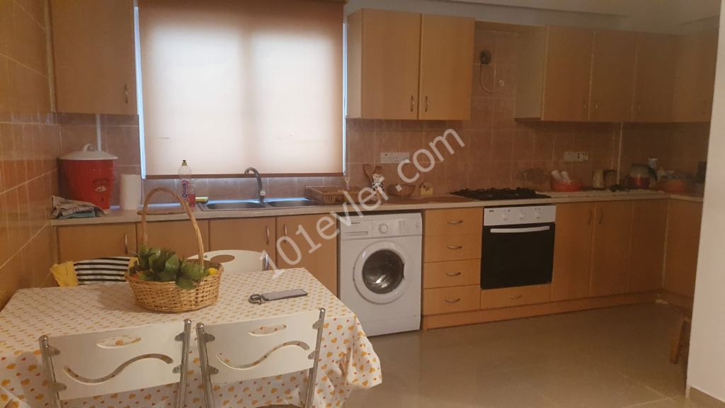 Gönyeli'de 2+1 Geniş Eşyalı Kiralık Daire 