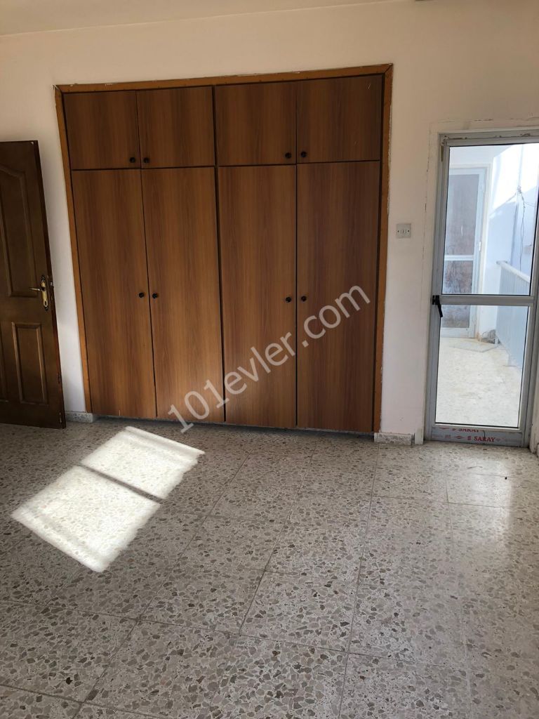 Marmara'da 3. Katta 150 m2  Kiralık Eşyasız Daire