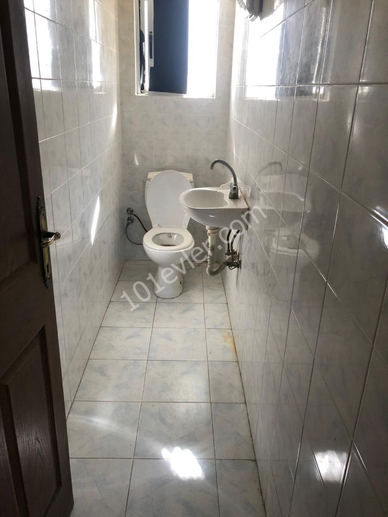 Marmara'da 3. Katta 150 m2  Kiralık Eşyasız Daire