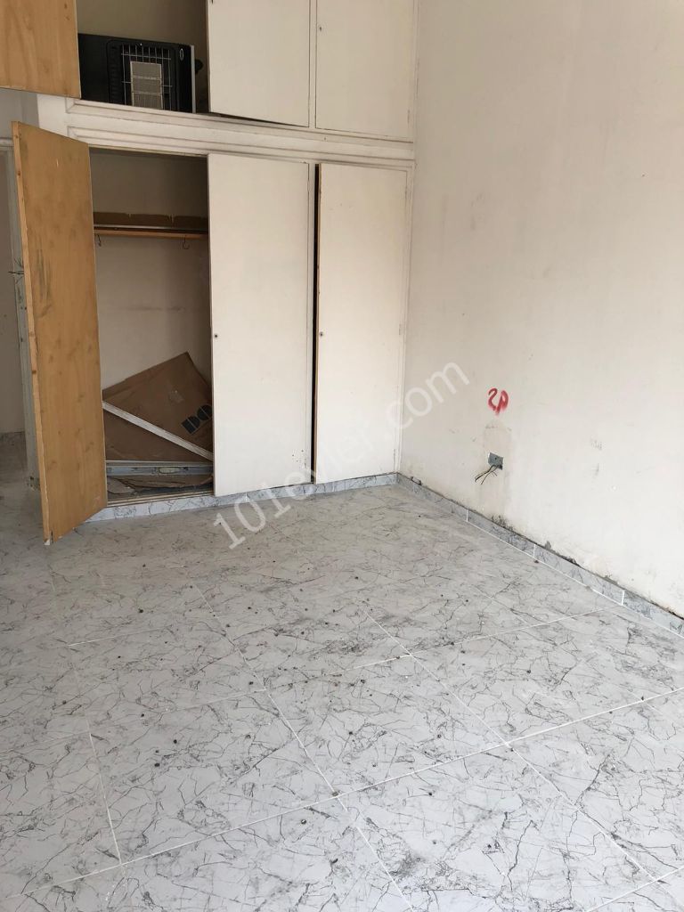 Dereboyu'da Merkezi Konumda 300m2 Ofis / Klinik / Restaurant Olmaya Müsait Kiralık Emlak 