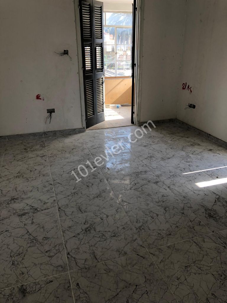 Dereboyu'da Merkezi Konumda 300m2 Ofis / Klinik / Restaurant Olmaya Müsait Kiralık Emlak 