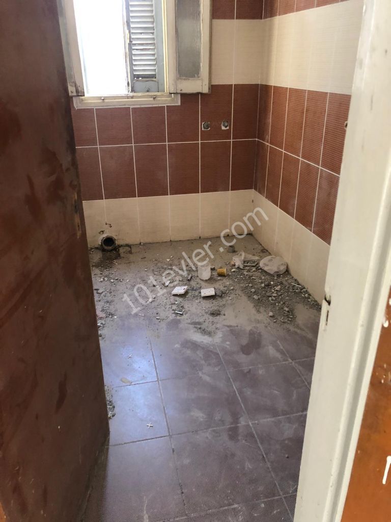 Dereboyu'da Merkezi Konumda 300m2 Ofis / Klinik / Restaurant Olmaya Müsait Kiralık Emlak 