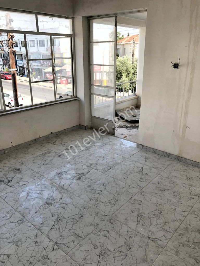 Dereboyu'da Merkezi Konumda 300m2 Ofis / Klinik / Restaurant Olmaya Müsait Kiralık Emlak 