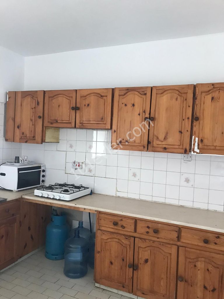 Girne Kaşgar'da 3+1 Eşyalı Dağ Deniz Manzaralı Kiralık Daire 