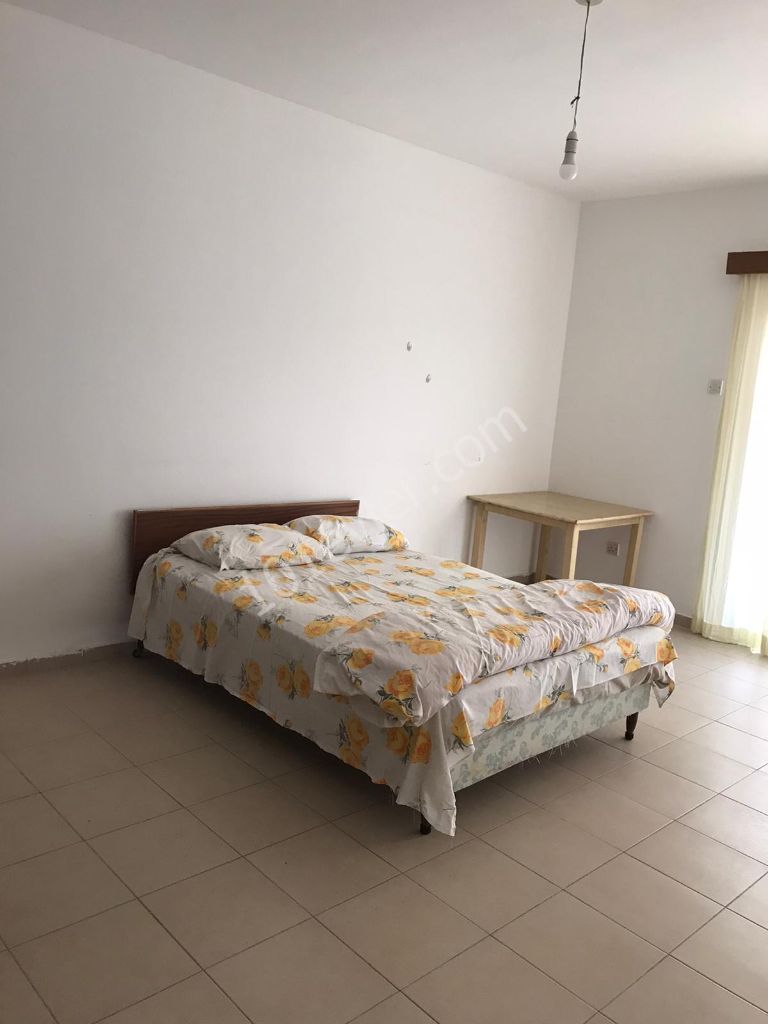 Girne Kaşgar'da 3+1 Eşyalı Dağ Deniz Manzaralı Kiralık Daire 