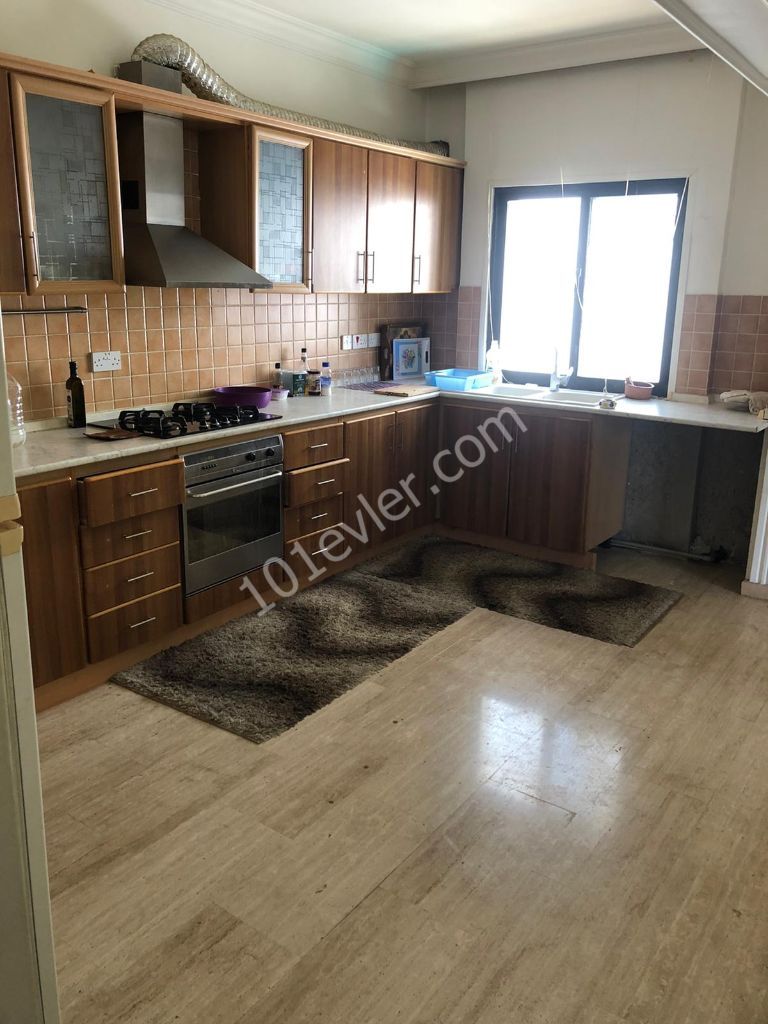 Flat To Rent in Kumsal, Nicosia