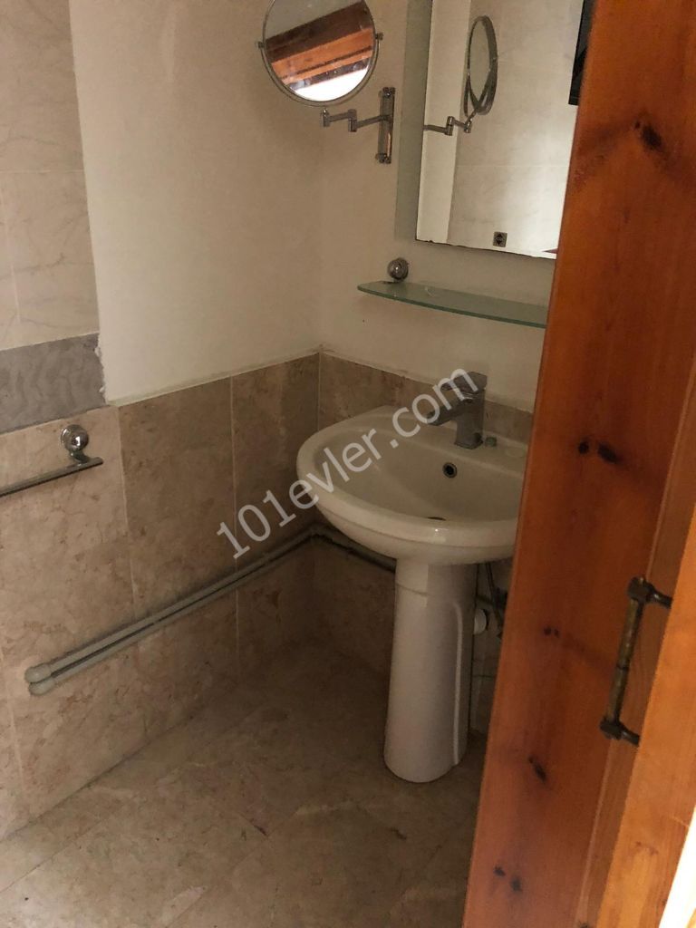 Flat To Rent in Kumsal, Nicosia