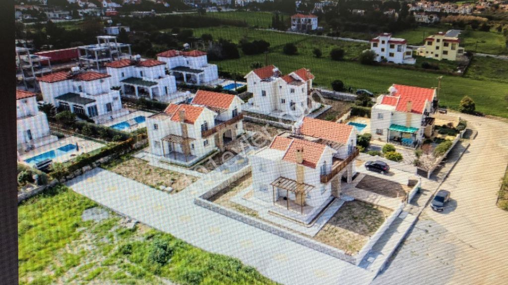 Girne Lapta'da Sardunya Halk Plajına Yürüme Mesafesinde Kiralık Daire