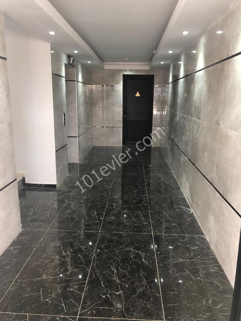 Penthouse For Sale in Küçük Kaymaklı, Nicosia