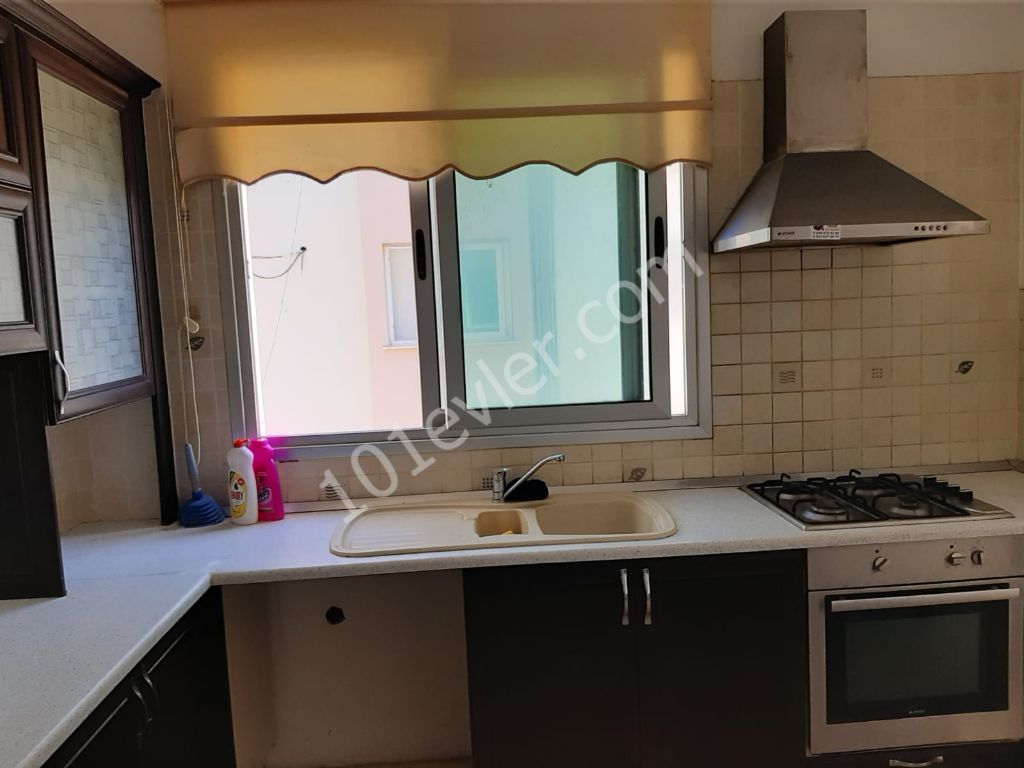 Gönyeli'de Eşyalı 3+1 Kiralık Daire