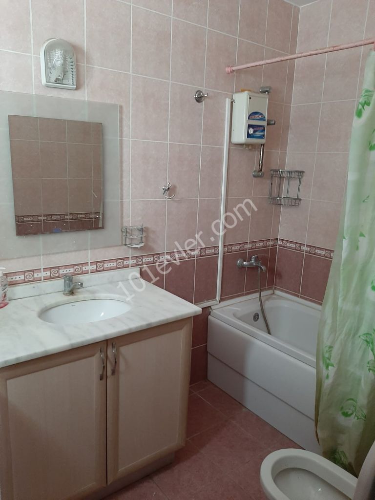 Gönyeli'de Eşyalı 3+1 Kiralık Daire