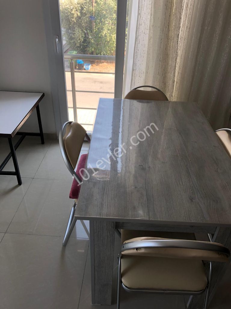 Gönyeli'de Lüx Huzurlu Balkonlu Asansörlü Kiralık Daire