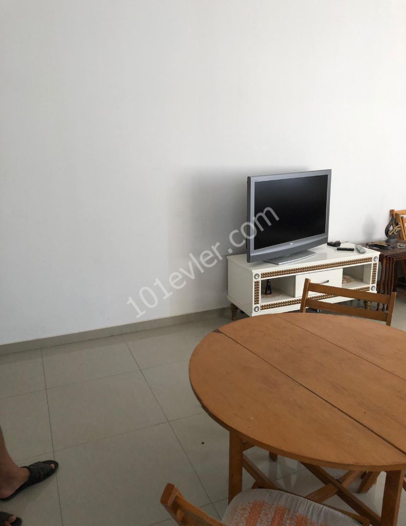 Gönyeli'de Balkonlu Asansörlü Full Eşyalı Kiralık Daire 