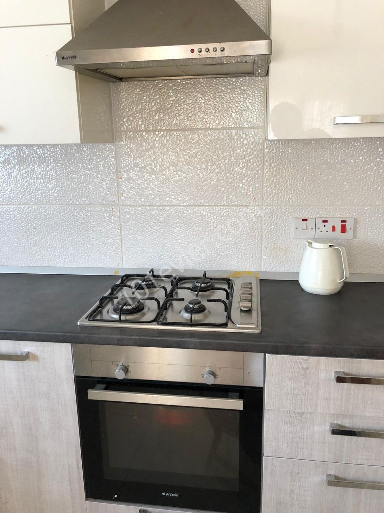 Gönyeli'de Balkonlu Asansörlü Full Eşyalı Kiralık Daire 