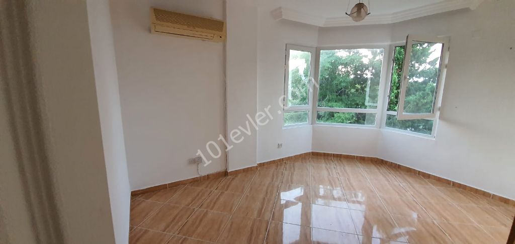 Flat To Rent in Girne Merkez, Kyrenia