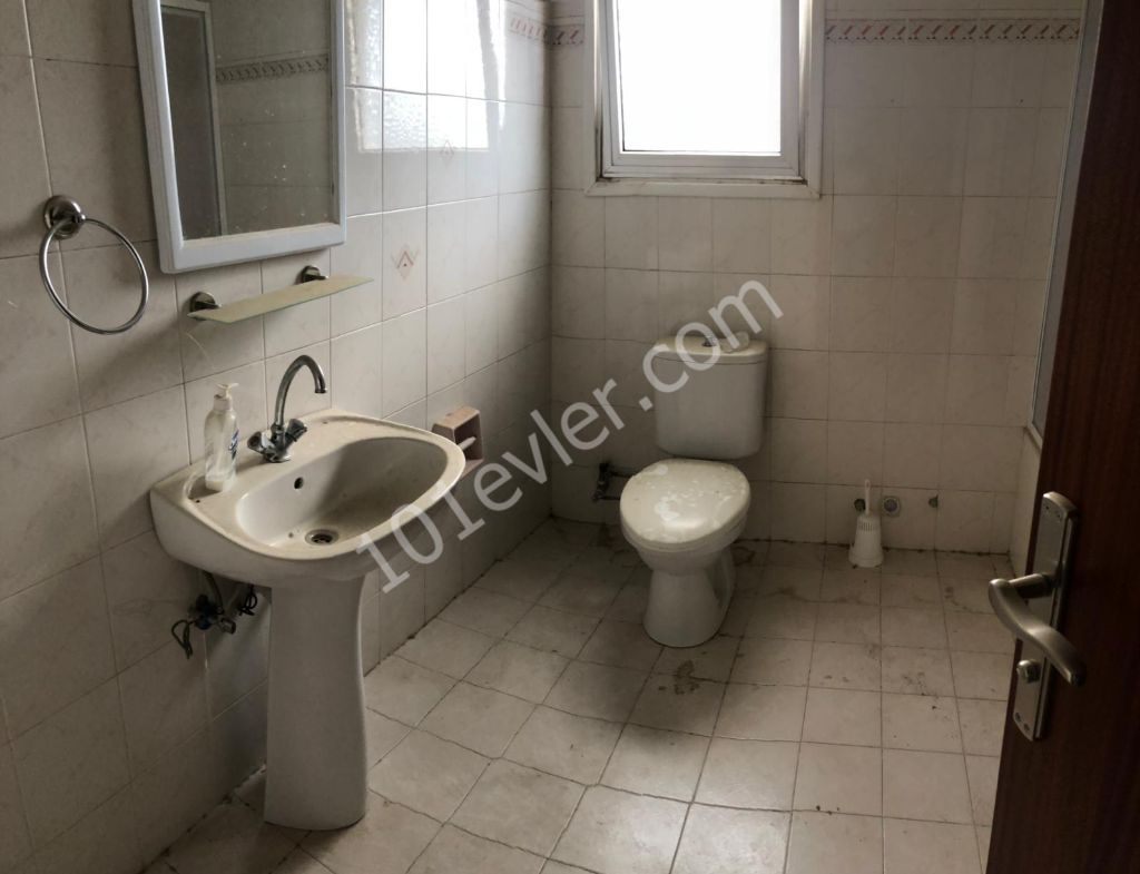 Flat To Rent in Köşklüçiftlik, Nicosia