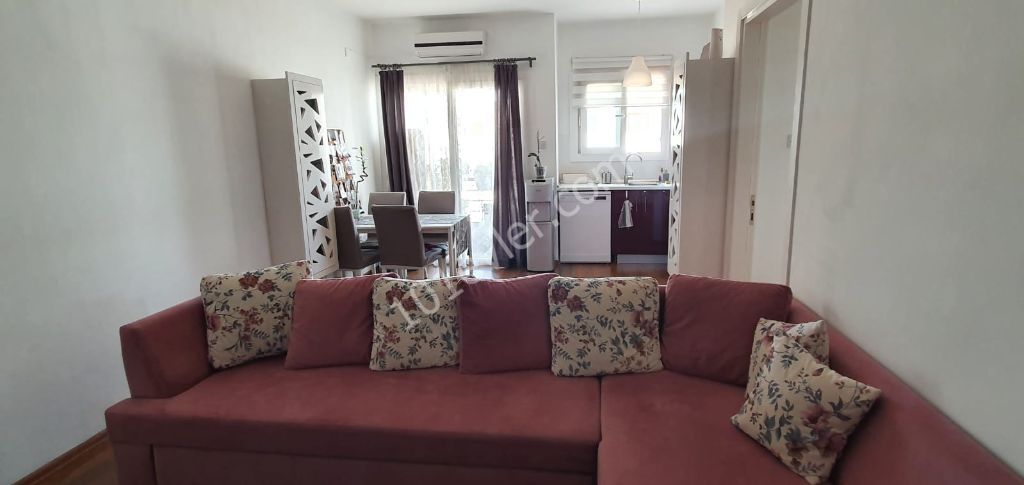 Merkezi Konum, Ofis  veya Konut - Sakin Apartmanda   2+1 Daire -Vergileri Ödenmiş