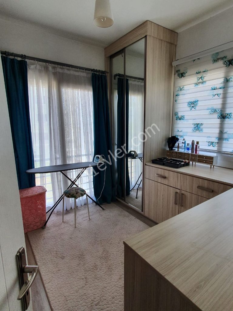 Merkezi Konum, Ofis  veya Konut - Sakin Apartmanda   2+1 Daire -Vergileri Ödenmiş