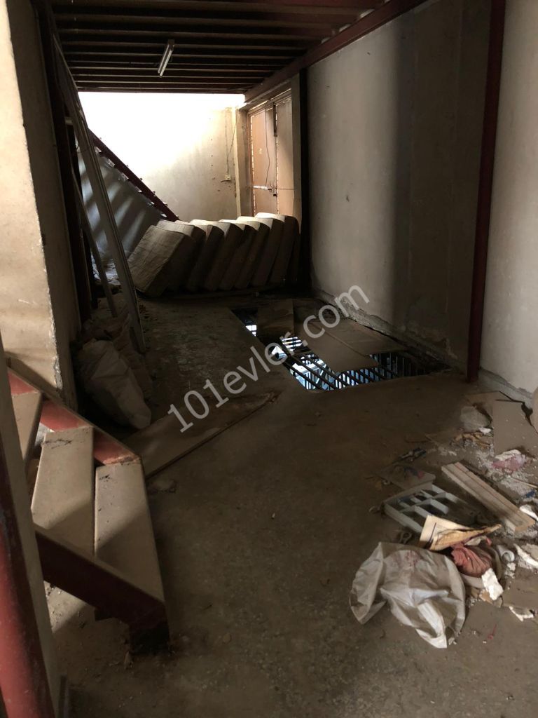 Warehouse To Rent in Kumsal, Nicosia