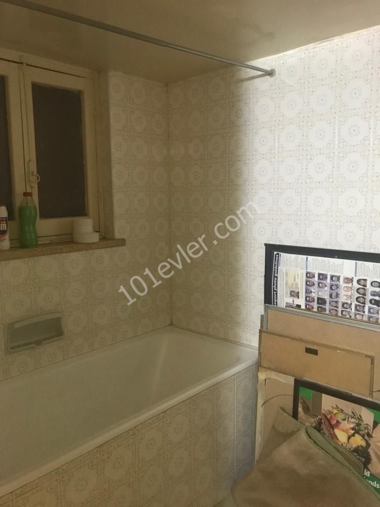 Detached House To Rent in Köşklüçiftlik, Nicosia