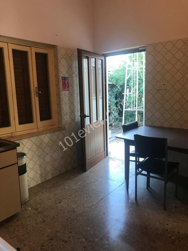 Detached House To Rent in Köşklüçiftlik, Nicosia