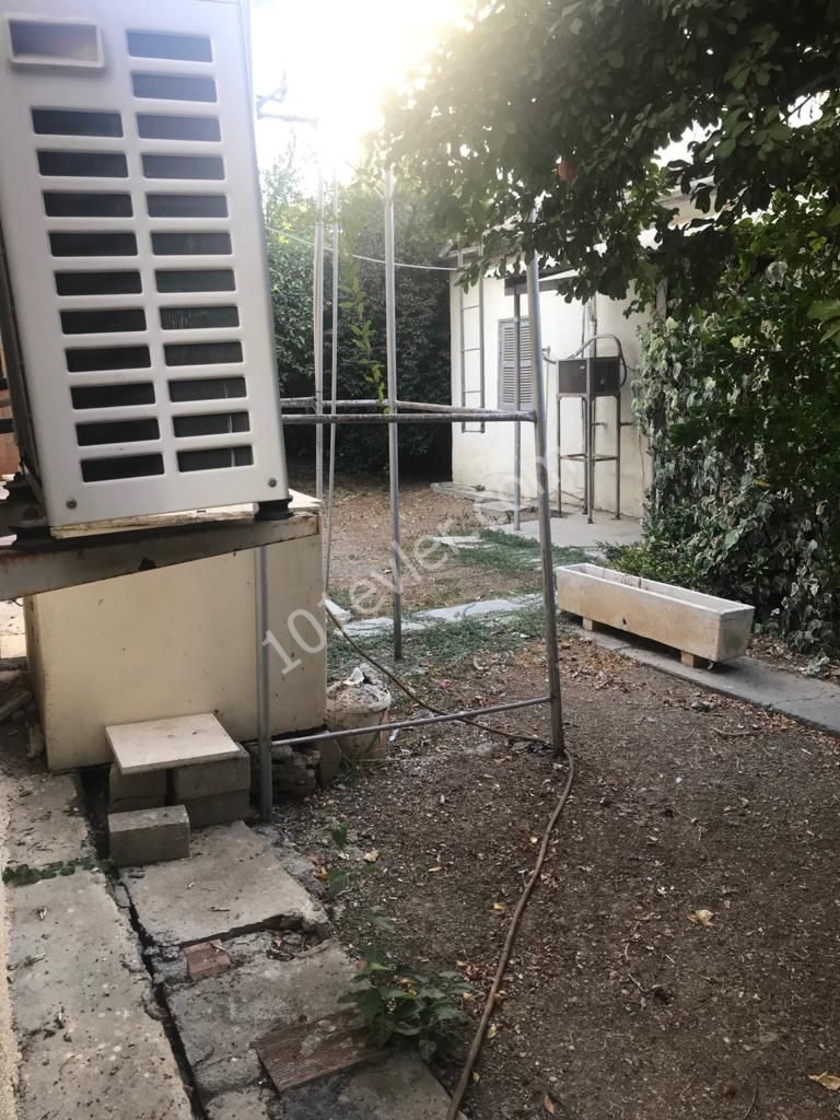 Detached House To Rent in Köşklüçiftlik, Nicosia