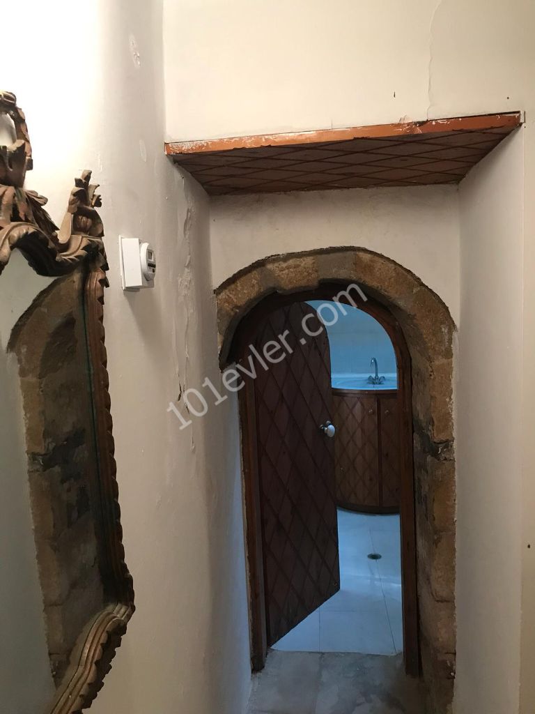 A 150-Year-Old Ottoman House in a 3+1 Rented Duplex in Kyrenia Ozankoy !!! ** 