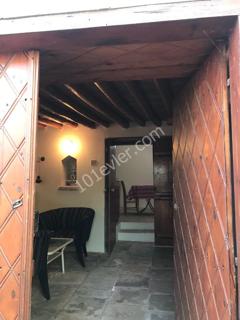 A 150-Year-Old Ottoman House in a 3+1 Rented Duplex in Kyrenia Ozankoy !!! ** 