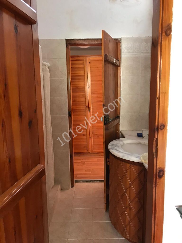 A 150-Year-Old Ottoman House in a 3+1 Rented Duplex in Kyrenia Ozankoy !!! ** 