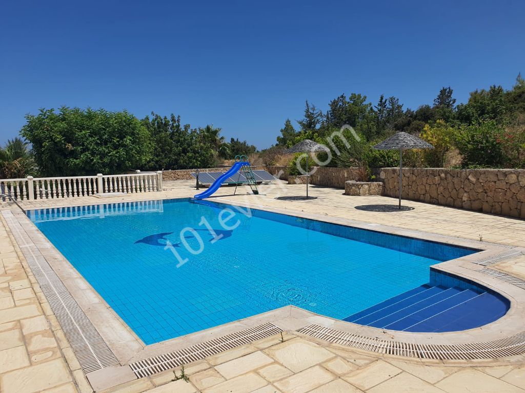 3 +1 Fully Furnished Villas for Rent in Kyrenia ! ** 