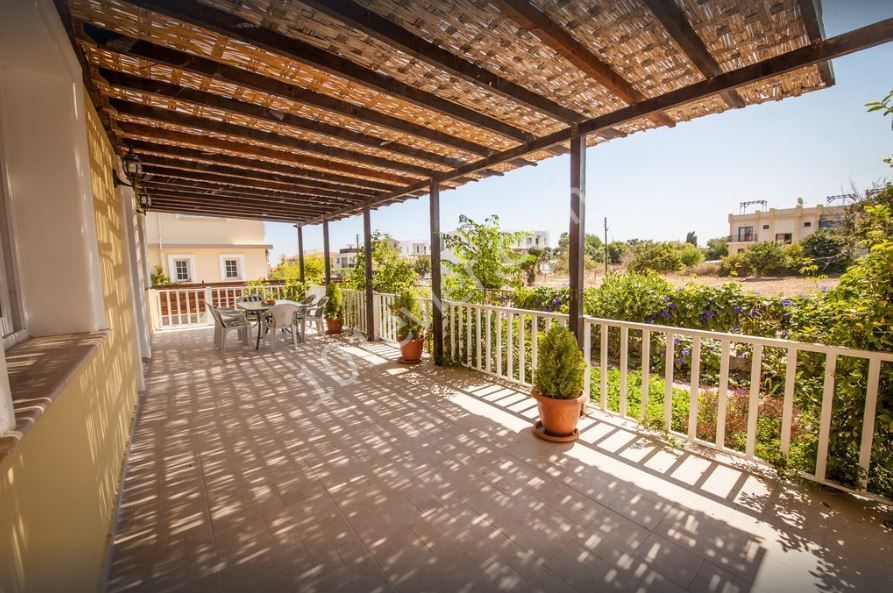 Girne' de Kiralık 3+1 Full Eşyalı Villalar !