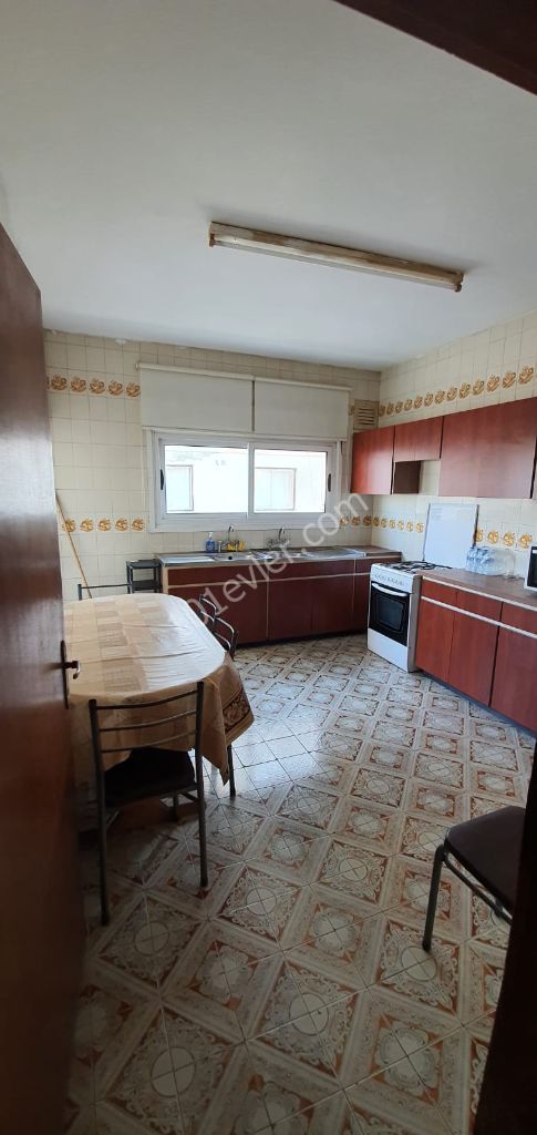 Flat To Rent in Kumsal, Nicosia