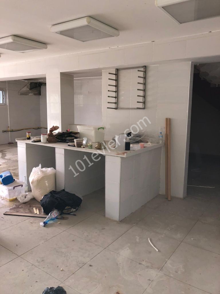  Lefkoşa Surlariçi- Girne Caddesinde Sendeli Kiralık Dükkan (Fiyatı Düştü)