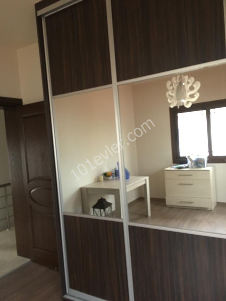 Yenikent'te Nezih Bir Bölgede Aileye Kiralık 3 +1 Müstakil Villa