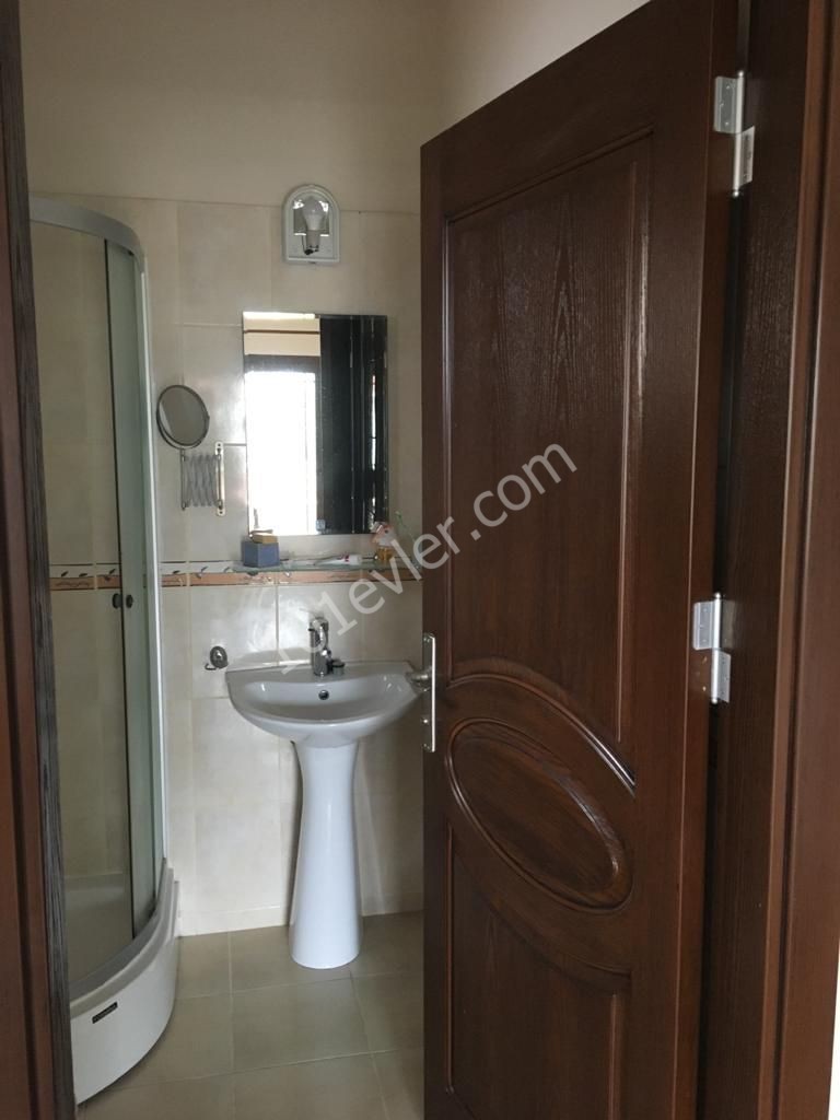 Yenikent'te Nezih Bir Bölgede Aileye Kiralık 3 +1 Müstakil Villa