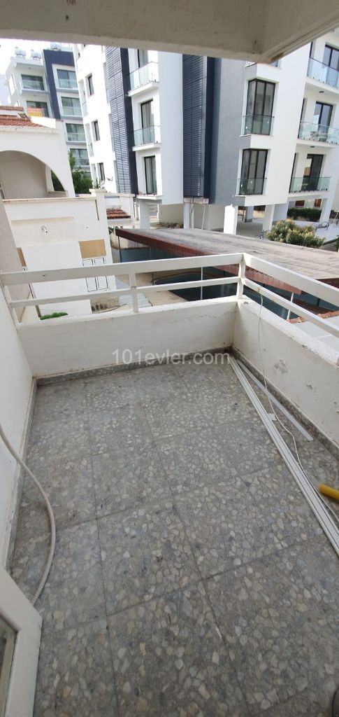 Girne Merkez'de 2+1 (Oscar Hotel Civarında)  Eşyalı Daire